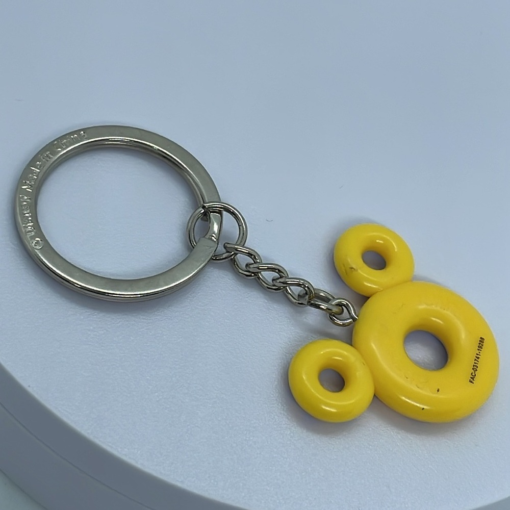 Authentic Disney keychain - Picture 2 of 5